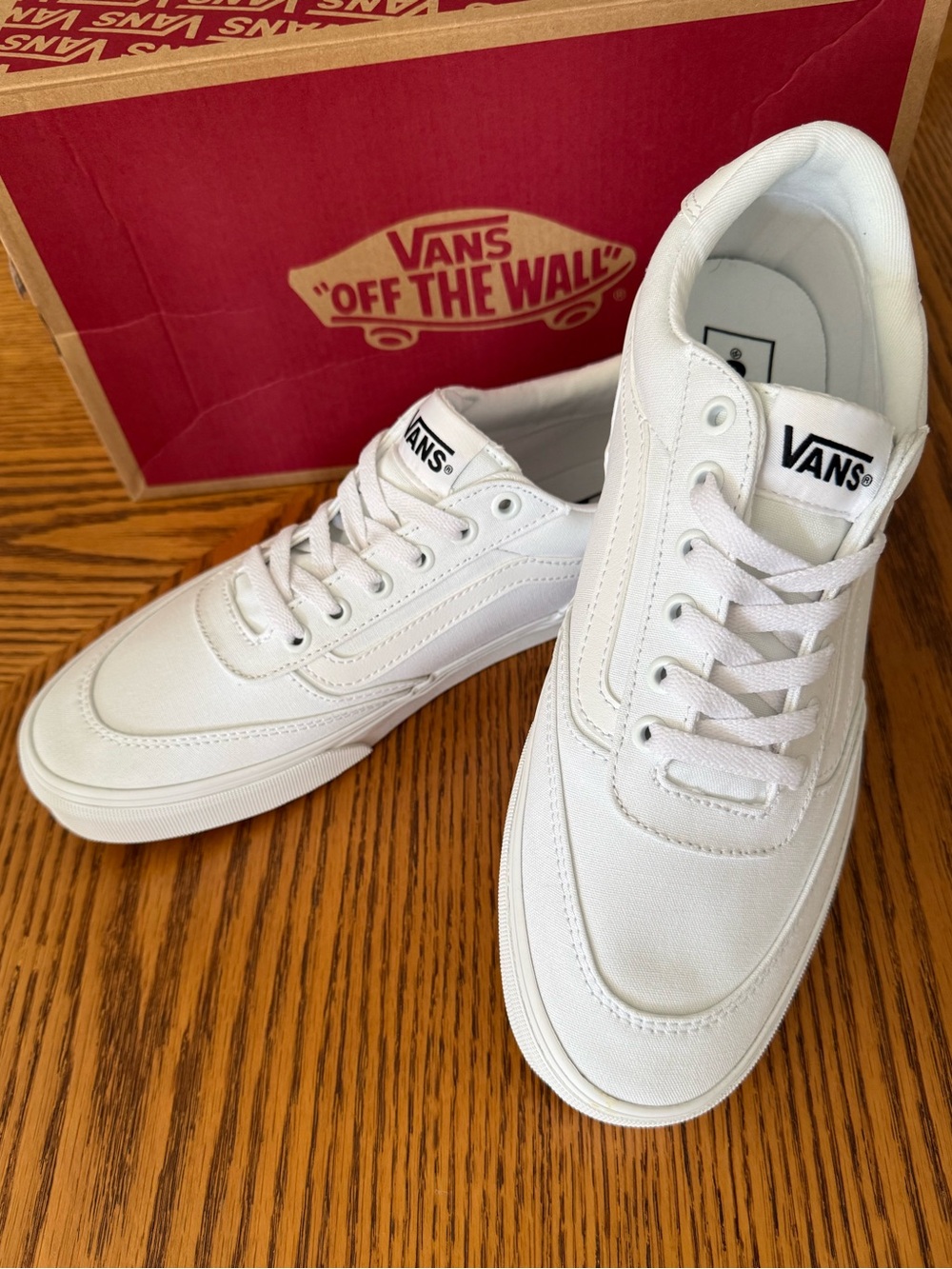 VANS Brooklyn Sneakers - White Canvas